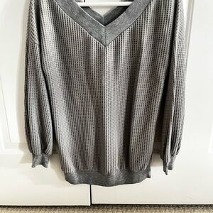 Lightweight Waffle Knit V-Neck Sweater in Gray